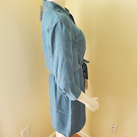 Francesa’s Chambray Button Down Tie Waist Shirt - Picture 5 of 5